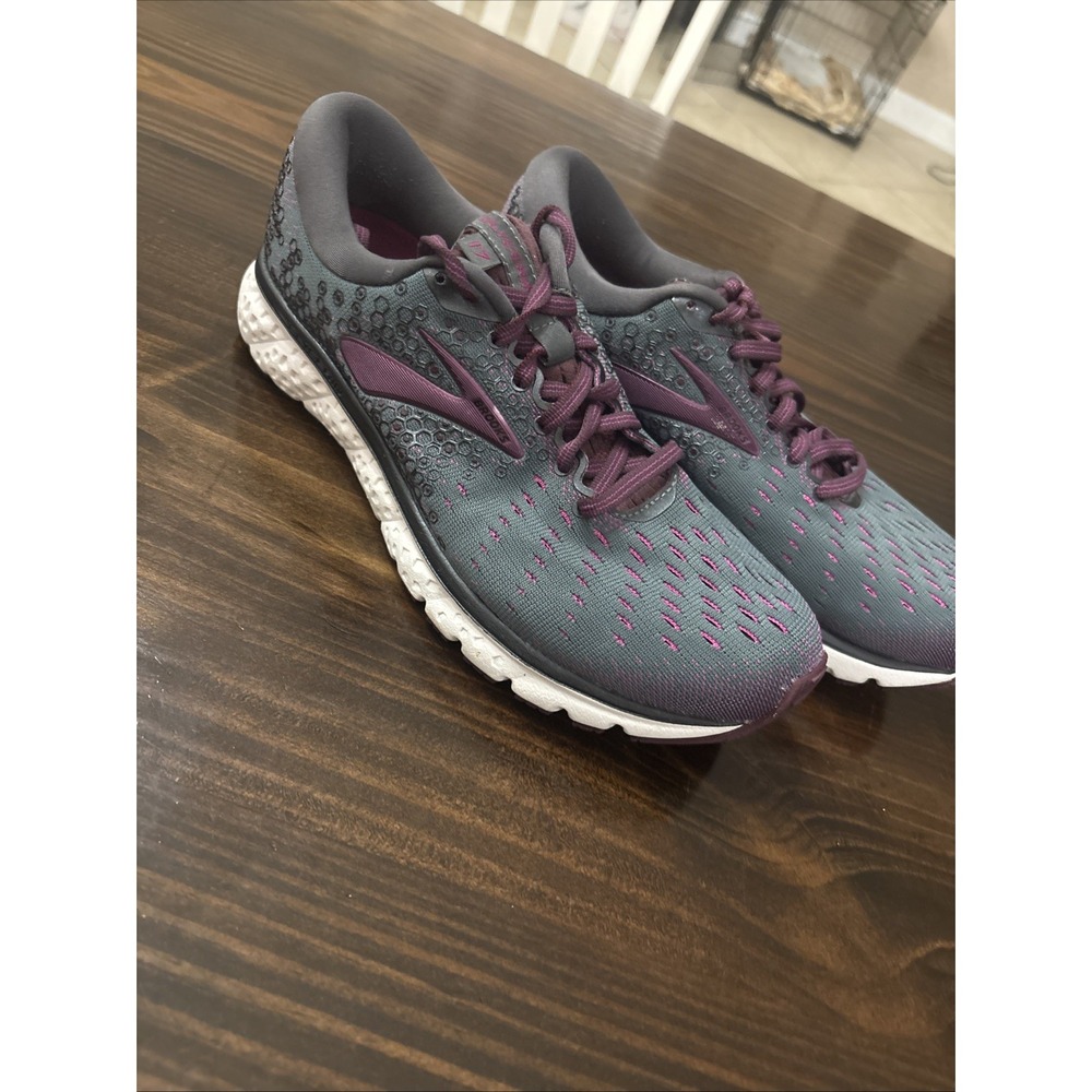 Brooks Womens Glycerin 17 1202831B081 Gray Running Shoes Sneakers Size 8